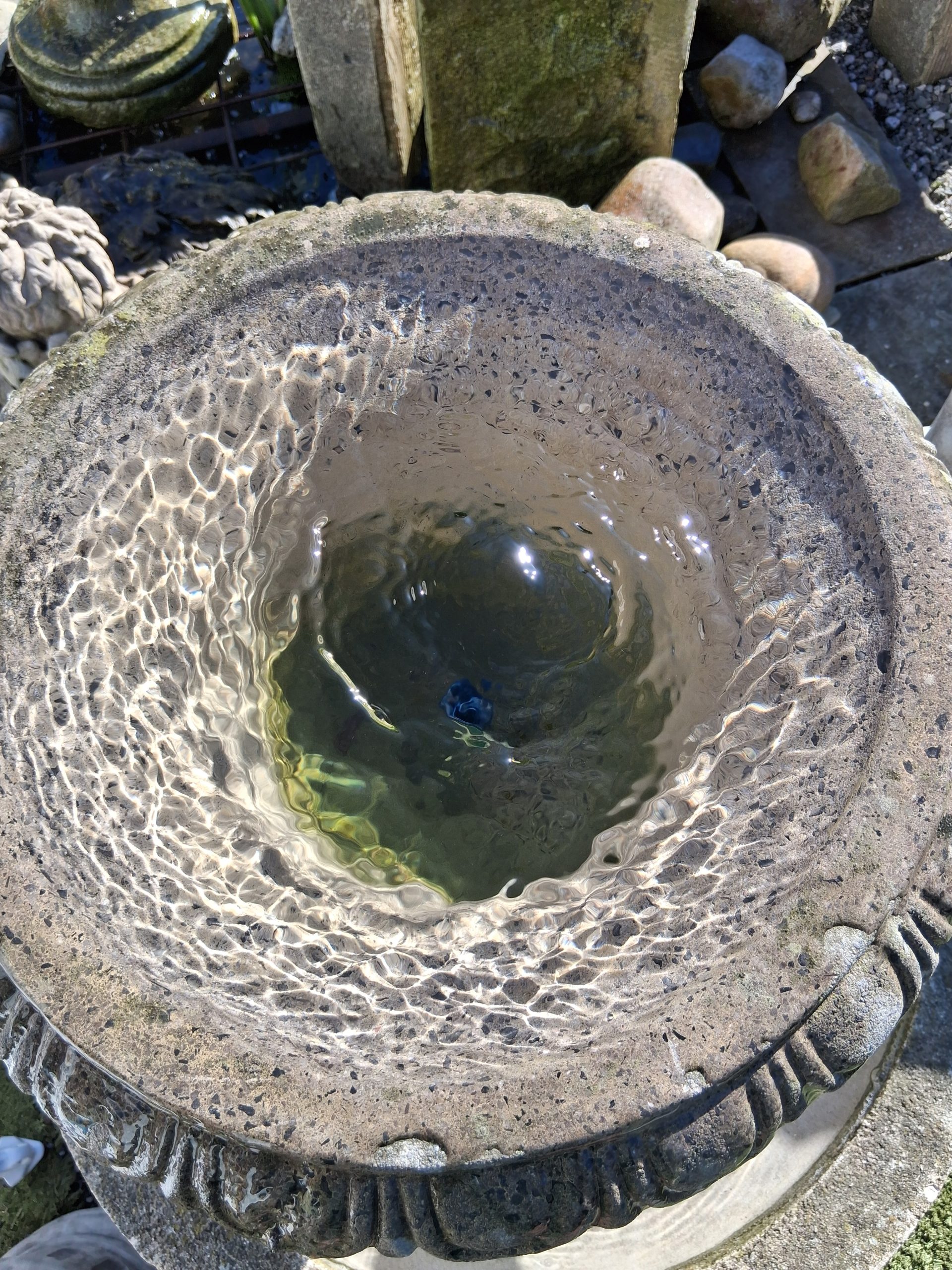 Urn Water fountain feature - Image 4