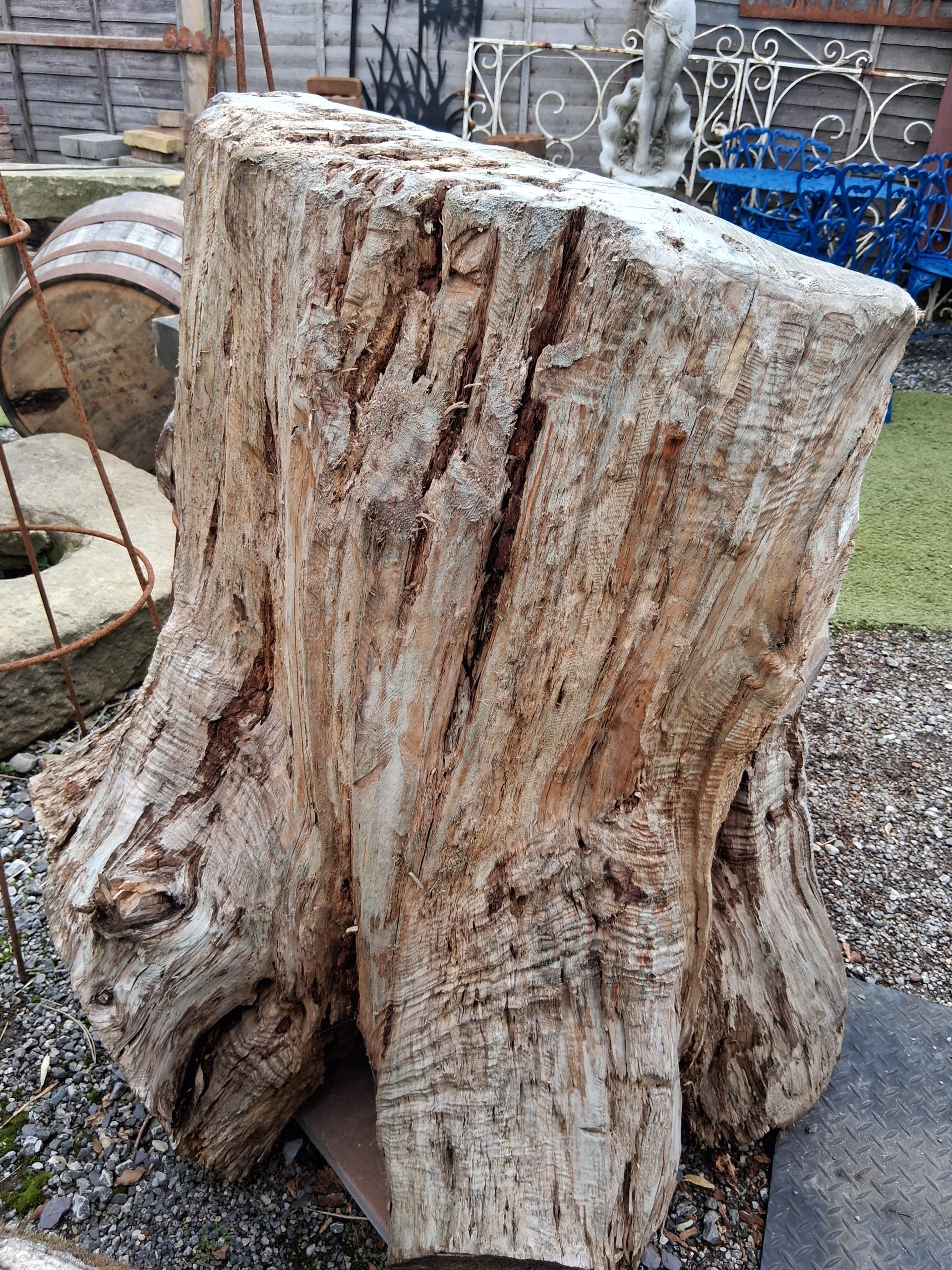 Lg Tree Stump Chair - Image 4